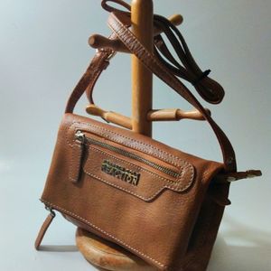 Vintage Foldable Brown Leather Kenneth Cole Reaction‎ Crossbody Bag